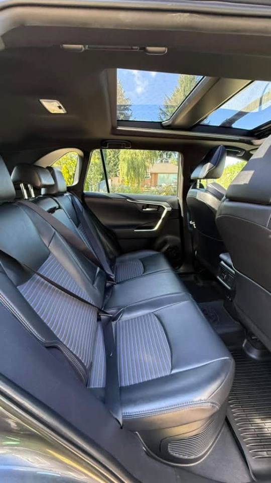 Used 2021 Toyota RAV4 XSE AWD/4WD image 11