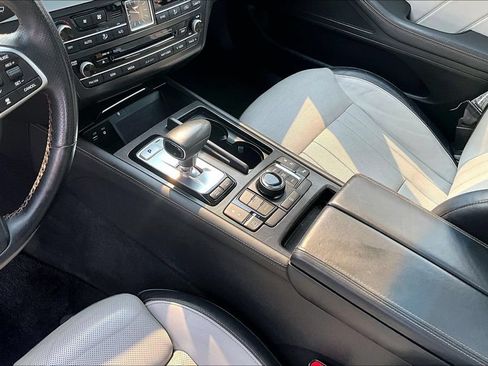Used 2018 Genesis G80 3.3T Sport RWD image 14