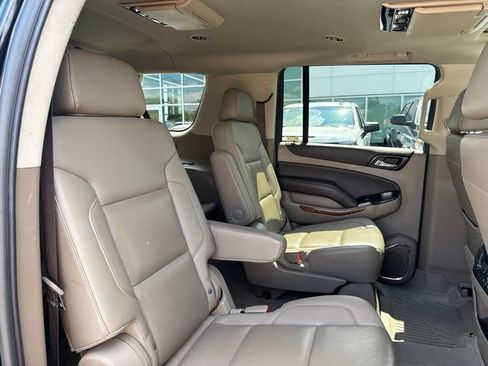Used 2020 Chevrolet Suburban Premier RWD image 25