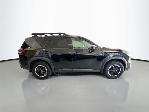 Used 2025 Nissan Pathfinder Rock Creek AWD/4WD image 16