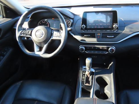 Used 2020 Nissan Altima 2.0 SR image 14