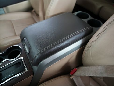 Used 2014 Ford F150 Lariat w/ Lariat Chrome Package image 29