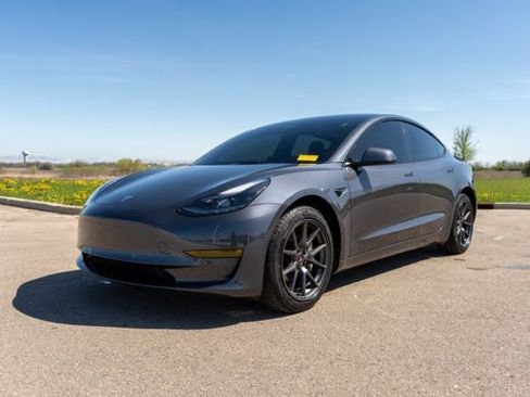 Used 2022 Tesla Model 3 Long Range AWD/4WD image 3