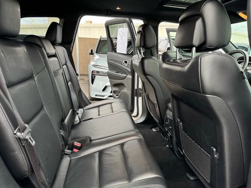 Used 2020 Jeep Grand Cherokee Limited image 17