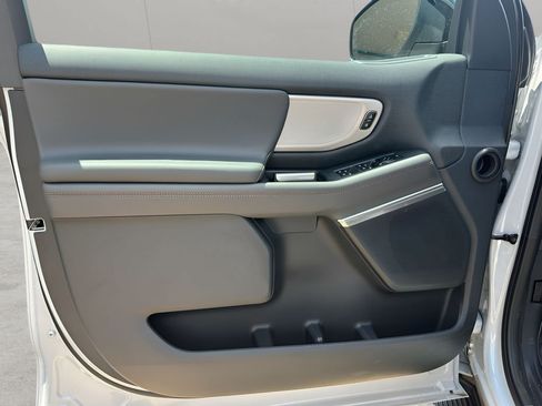 New 2025 Ford Expedition Active AWD/4WD image 9
