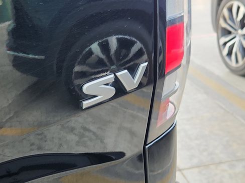 Used 2024 Nissan Frontier SV image 10