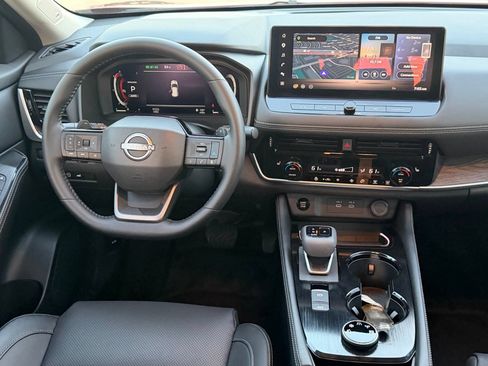 Certified 2026 Nissan Rogue Platinum AWD/4WD image 14