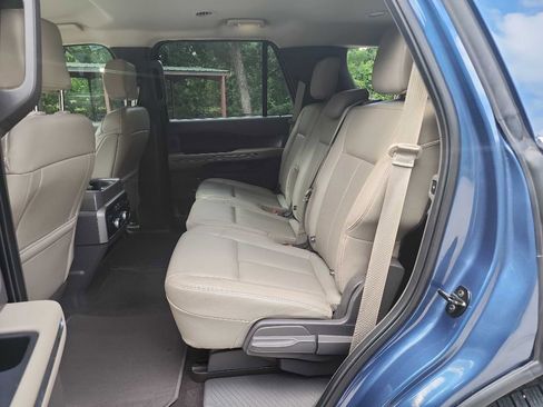 Used 2019 Ford Expedition XLT w/ Equipment Group 202A RWD image 30