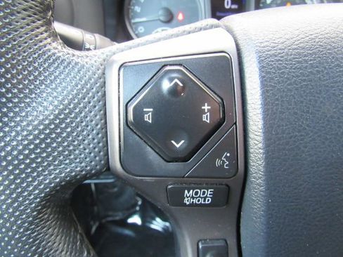 Used 2019 Toyota Tacoma TRD Sport image 33