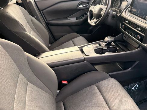 Used 2025 Nissan Rogue SV FWD image 12