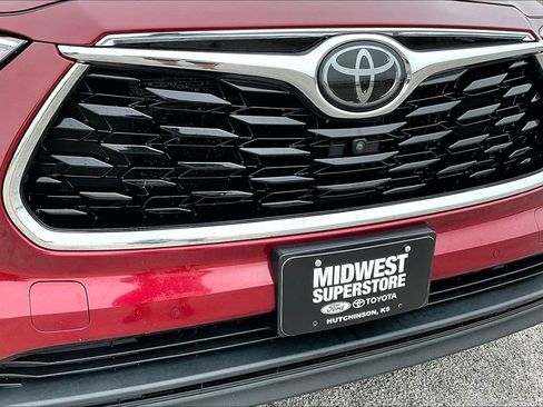Used 2020 Toyota Highlander Limited FWD image 29
