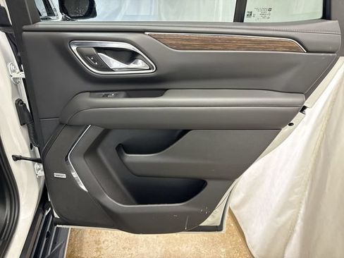 Certified 2024 Chevrolet Tahoe High Country w/ Advanced Technology Package AWD/4WD image 32
