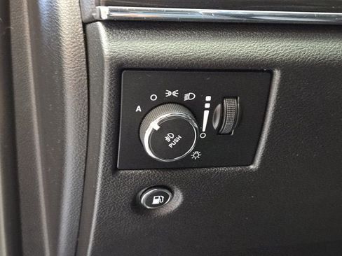 Used 2020 Jeep Grand Cherokee Limited AWD/4WD image 22