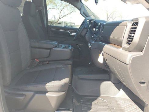 New 2026 GMC Sierra 1500 SLE image 10