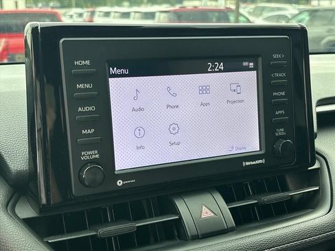 Used 2021 Toyota RAV4 LE AWD/4WD image 19