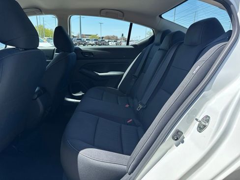Used 2025 Nissan Altima 2.5 SV FWD image 19