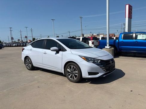 Used 2025 Nissan Versa SV w/ Trunk Package FWD image 2