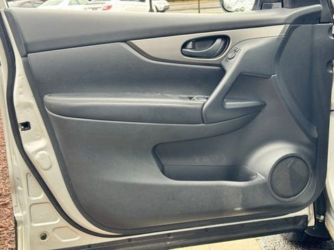 Used 2021 Nissan Rogue Sport S image 20