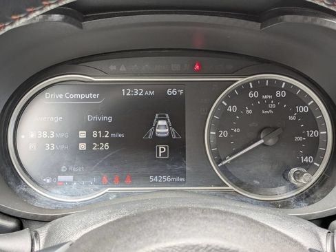 Used 2024 Nissan Versa SR FWD image 18