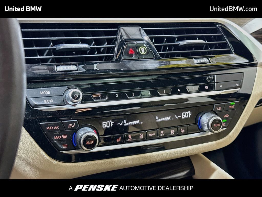 Used 2022 BMW 530i w/ Premium Package RWD image 18