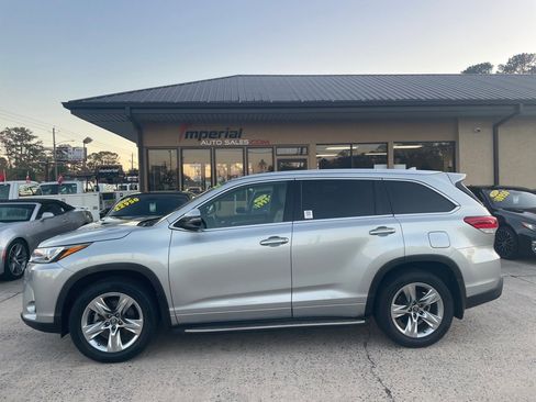 Used 2019 Toyota Highlander Limited image 2