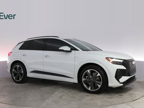 Used 2024 Audi Q4 e-tron Premium w/ Convenience Package image 5