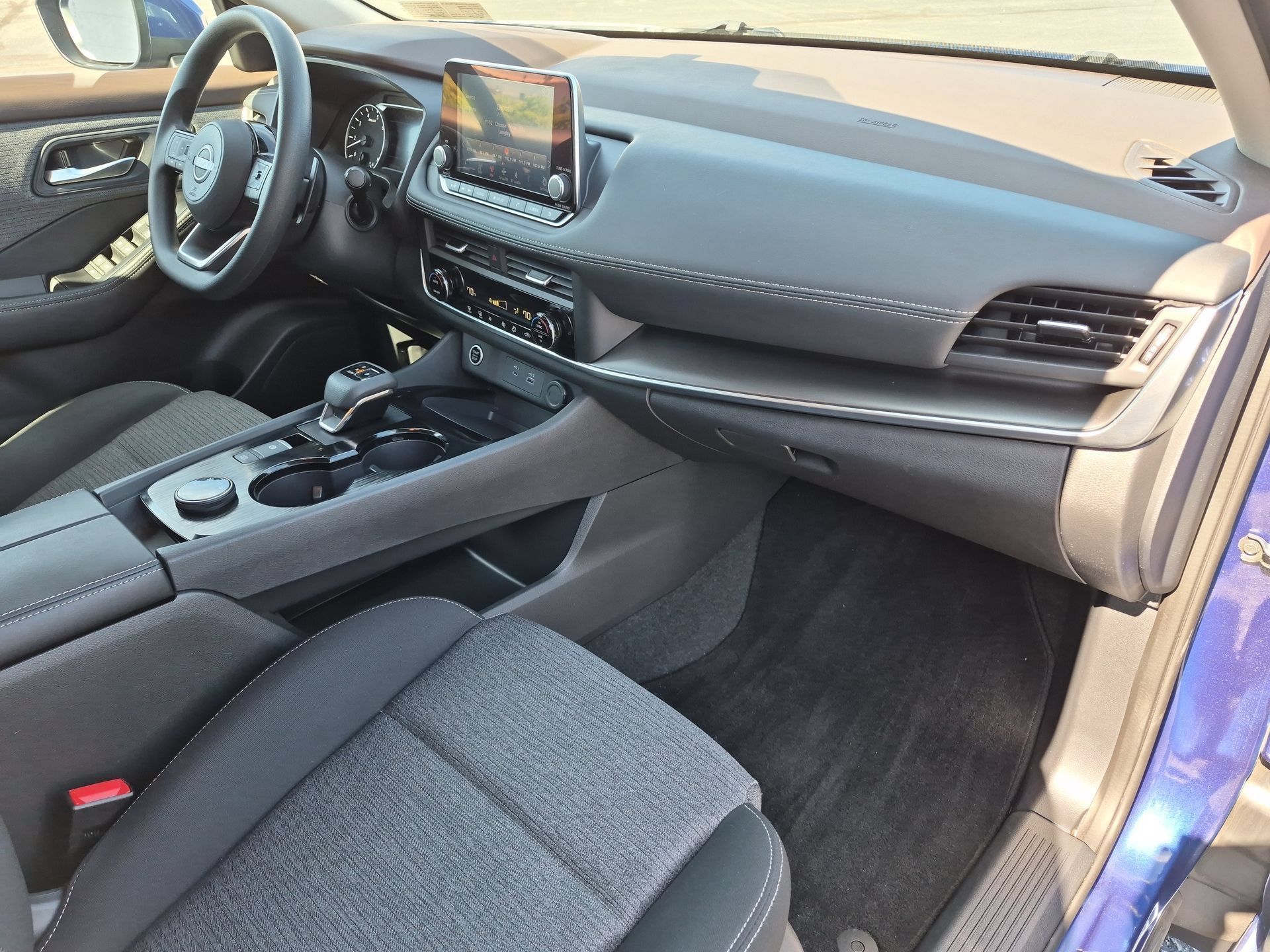 Used 2023 Nissan Rogue SV AWD/4WD image 28
