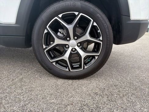 Used 2024 Jeep Compass Limited image 10