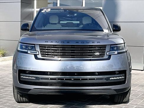Used 2023 Land Rover Range Rover SE image 2