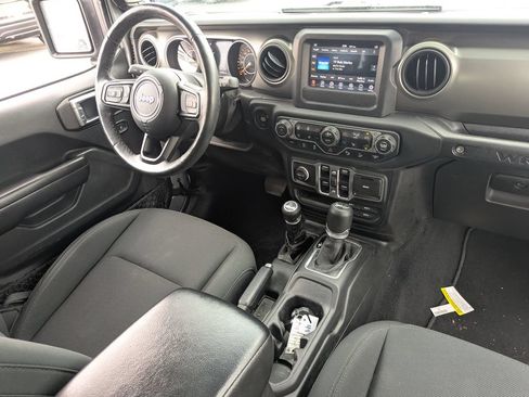 Used 2018 Jeep Wrangler Unlimited Sport S AWD/4WD image 32