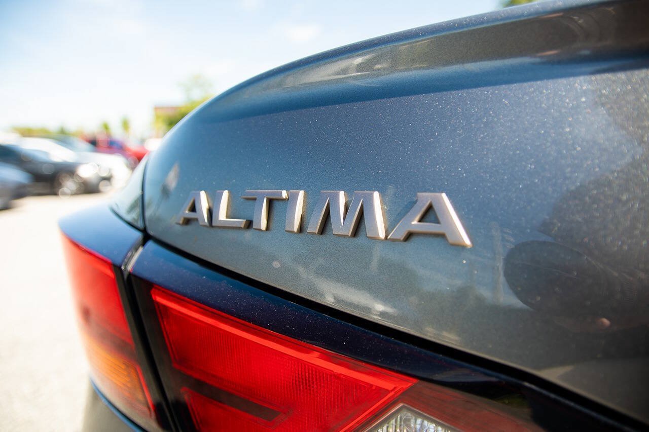 Used 2023 Nissan Altima 2.5 SV FWD image 29