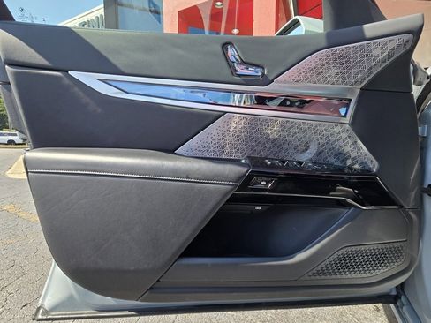 Used 2024 BMW 760i xDrive 760i xDrive w/ Executive Package image 14