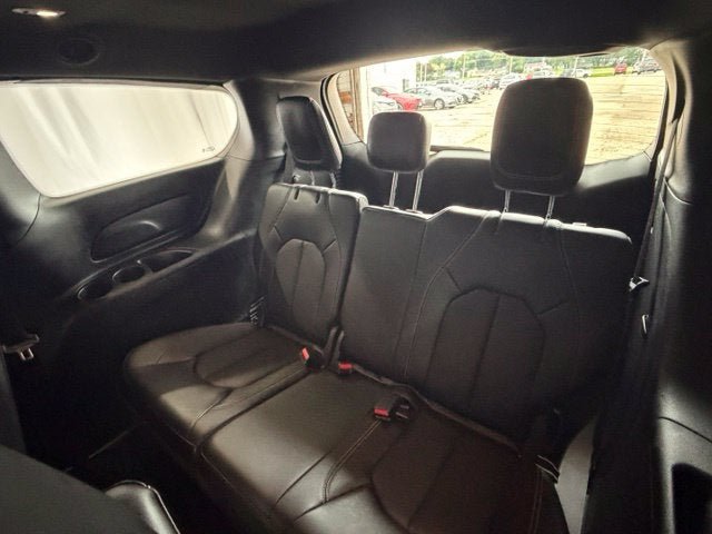 Used 2025 Chrysler Pacifica Select FWD image 21