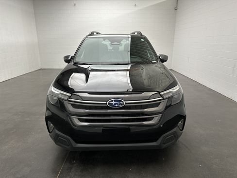 Used 2026 Subaru Forester Premium AWD/4WD image 3