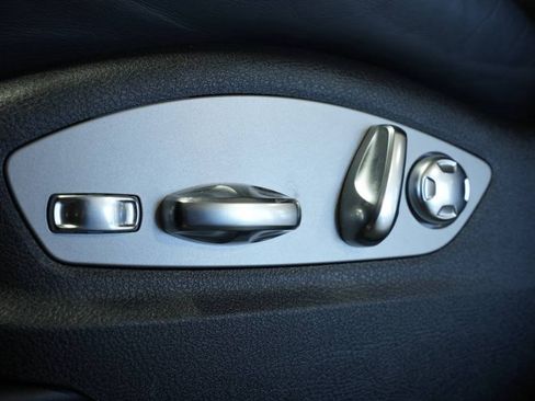 Used 2024 Porsche Macan image 33