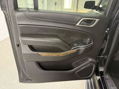 Used 2018 GMC Yukon XL Denali w/ Enhanced Security Package AWD/4WD image 37