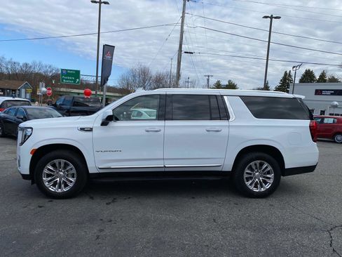 Used 2023 GMC Yukon XL SLT image 2