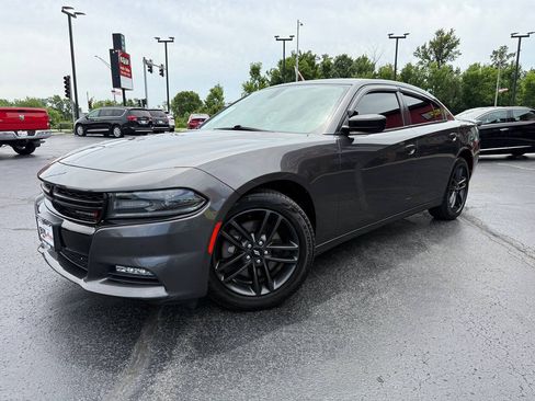 Used 2019 Dodge Charger SXT w/ Blacktop Package AWD/4WD image 3