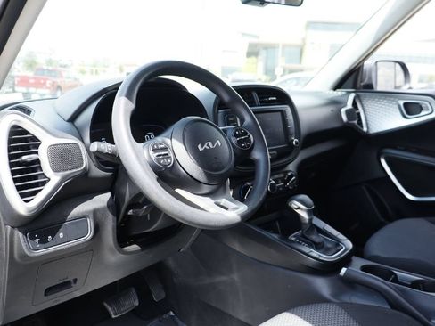 Used 2024 Kia Soul LX w/ Option Group 015 FWD image 3