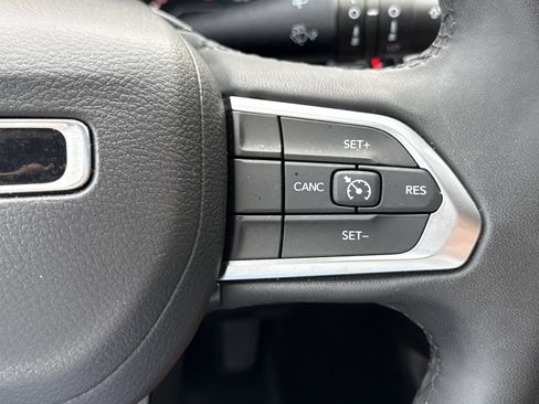 Used 2024 Jeep Compass Latitude AWD/4WD image 19