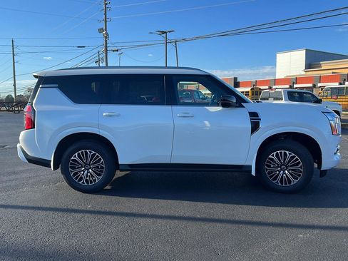 New 2026 Nissan Armada Platinum image 4