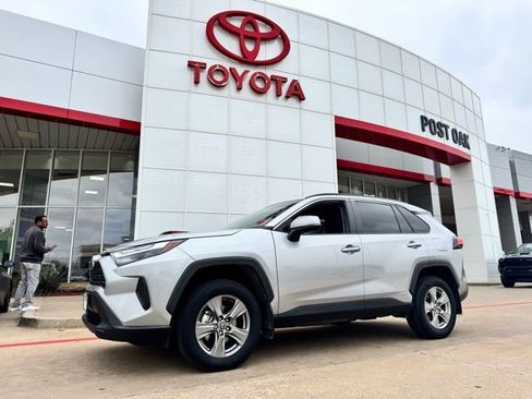 Used 2024 Toyota RAV4 XLE image 5