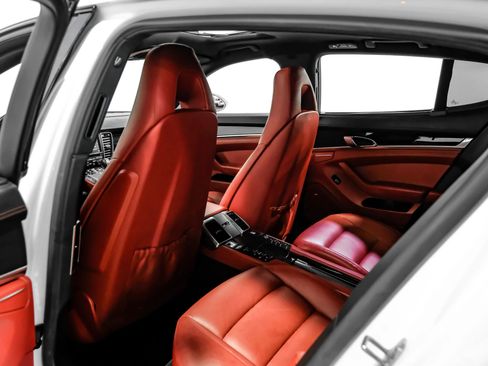 Used 2014 Porsche Panamera S image 17