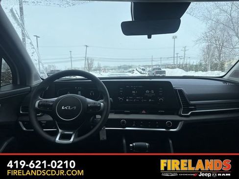 Used 2023 Kia Sportage LX image 16