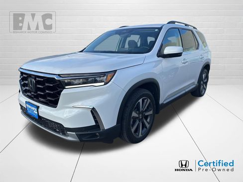 Used 2023 Honda Pilot Touring image 1