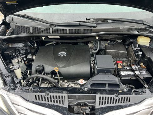 Used 2017 Toyota Sienna XLE image 35