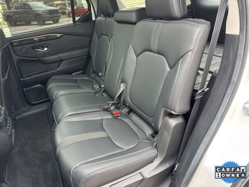 Used 2025 Honda Pilot Touring image 48