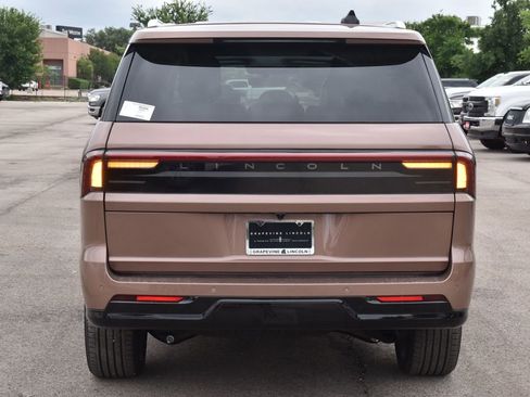 New 2026 Lincoln Navigator Black Label AWD/4WD image 8