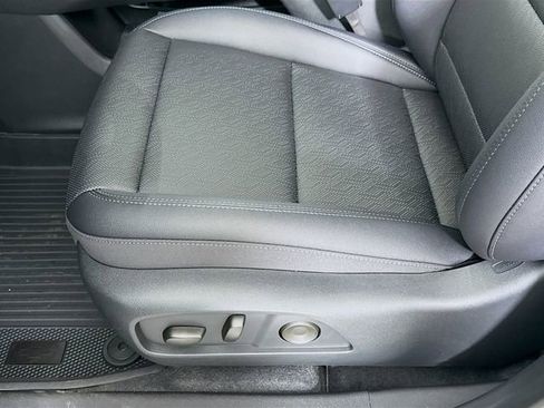 New 2026 Chevrolet Equinox LT w/ Convenience Package II FWD image 19