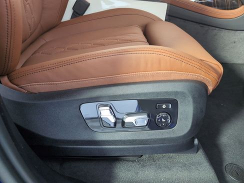 New 2026 BMW X7 M60i image 33